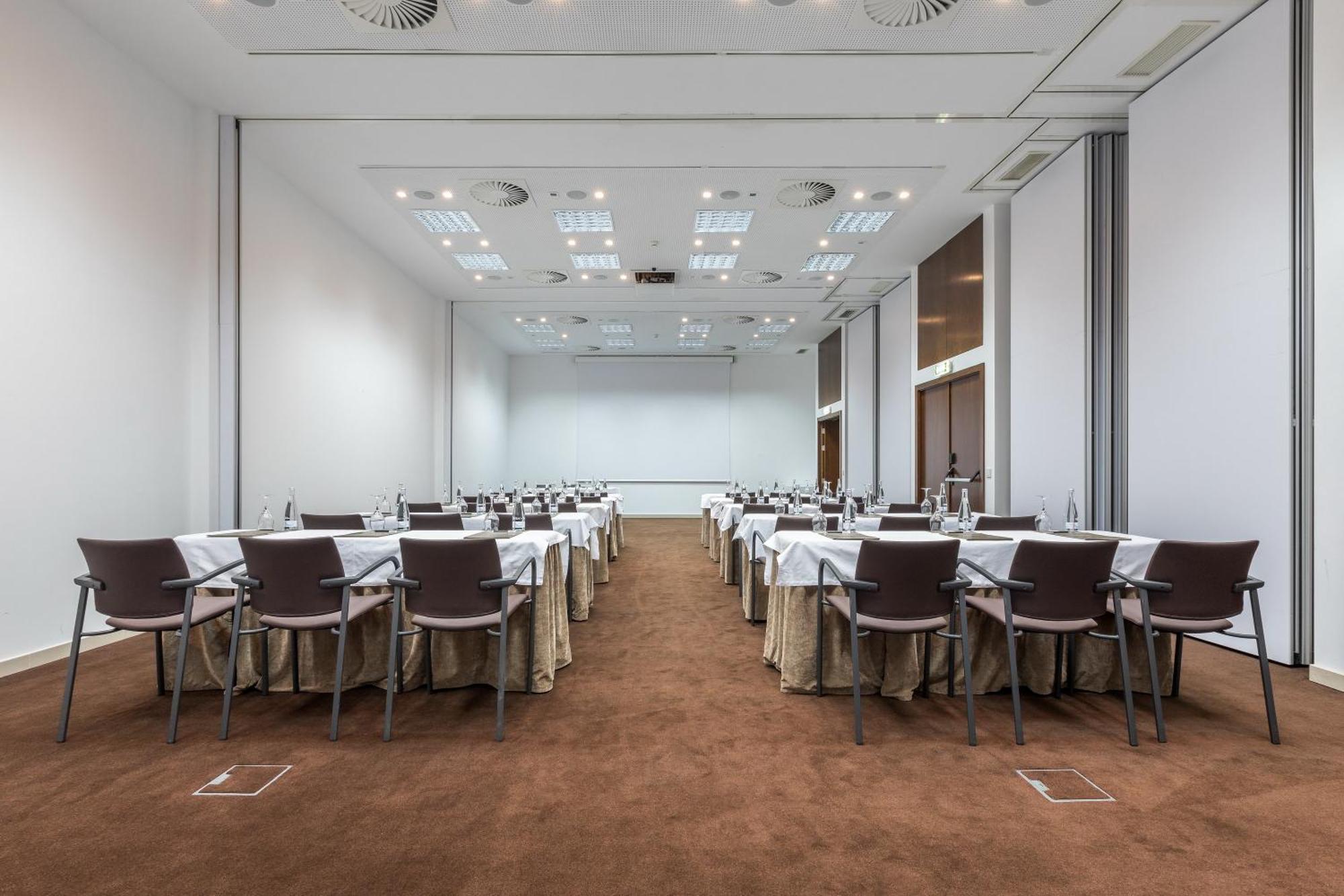 เซาราฟาเอล อัตลันติโก Hotel อัลบูเฟรา ภายนอก รูปภาพ Meeting room
