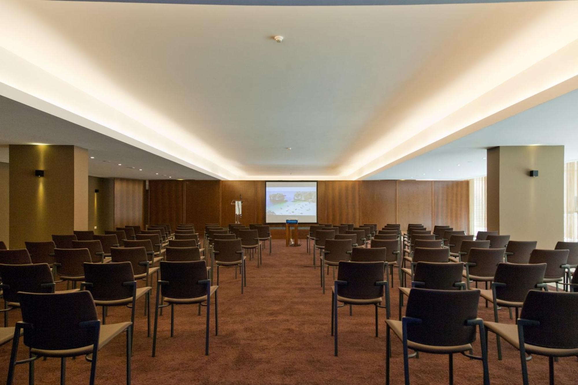 เซาราฟาเอล อัตลันติโก Hotel อัลบูเฟรา ภายนอก รูปภาพ The main conference room