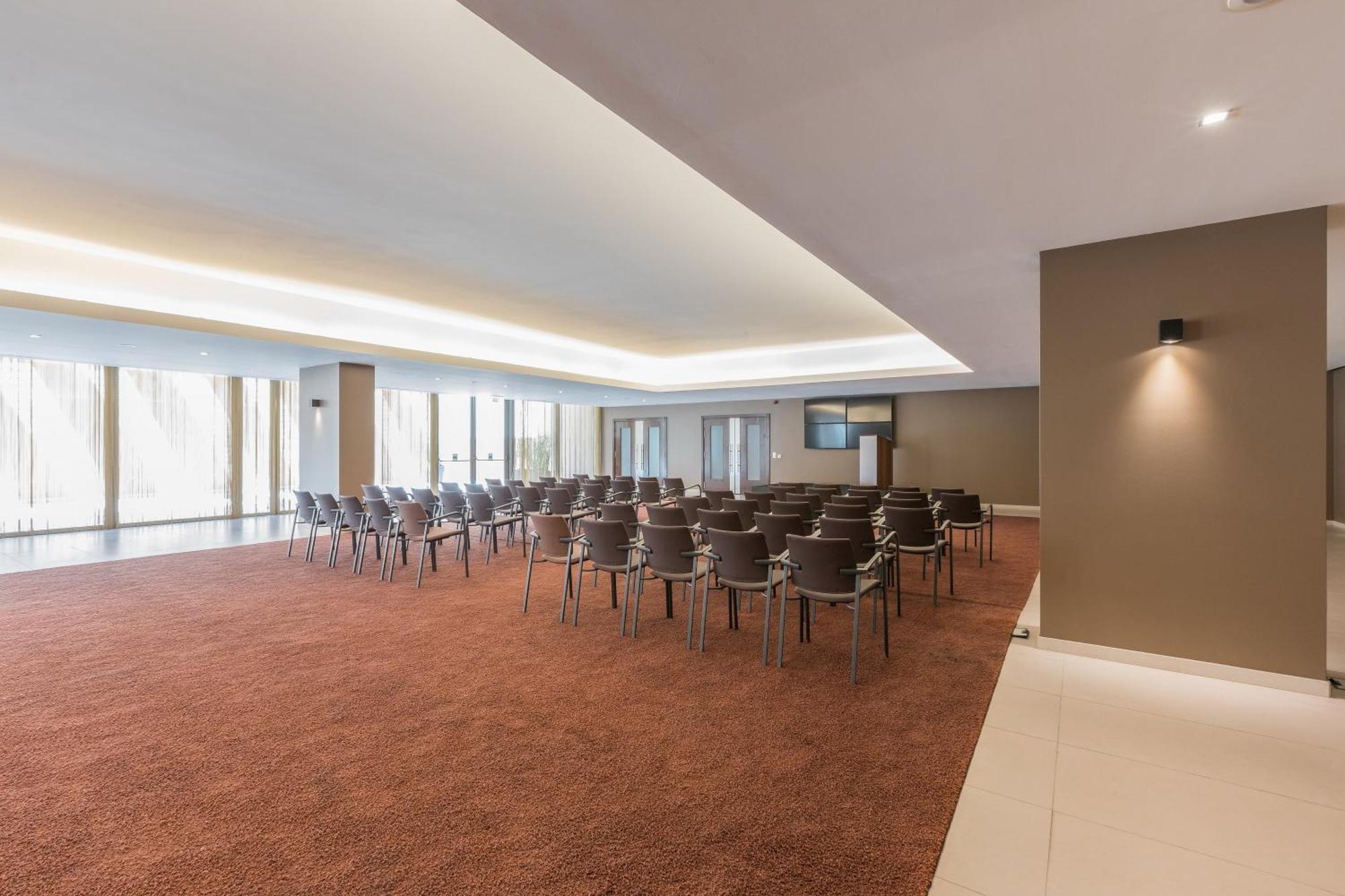 เซาราฟาเอล อัตลันติโก Hotel อัลบูเฟรา ภายนอก รูปภาพ Meeting room