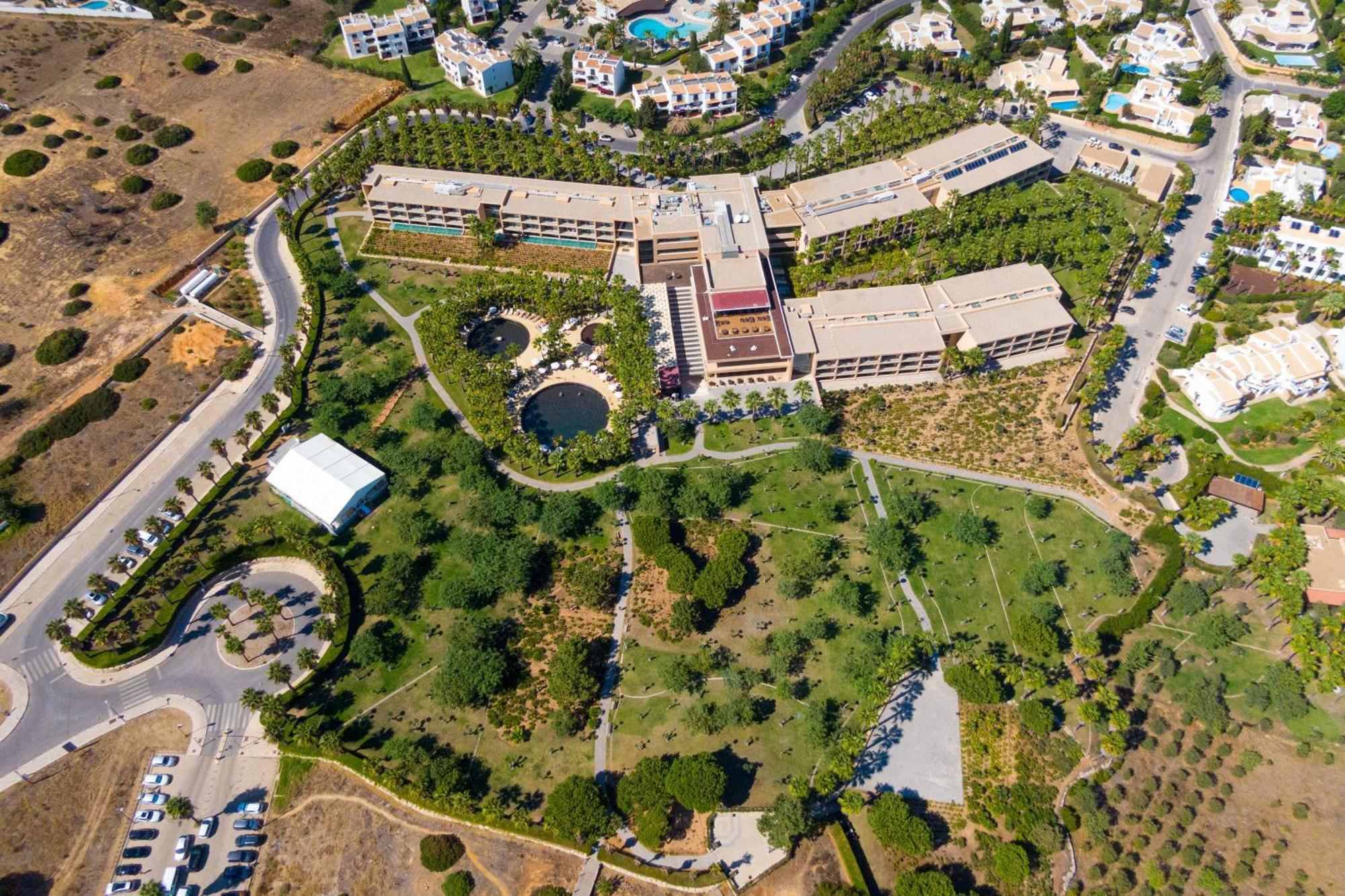 เซาราฟาเอล อัตลันติโก Hotel อัลบูเฟรา ภายนอก รูปภาพ Aerial view of the hotel